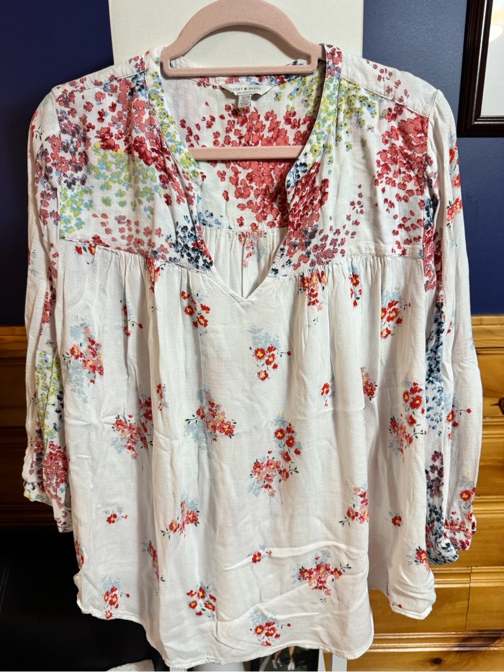 Women's 🍀 Lucky Brand White Floral Peasant Blouse - Red & Pink Floral